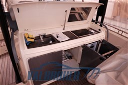 invictus 370 esterni  (1)