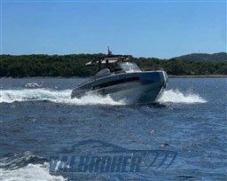 Invictus GT 370 2022 (7)