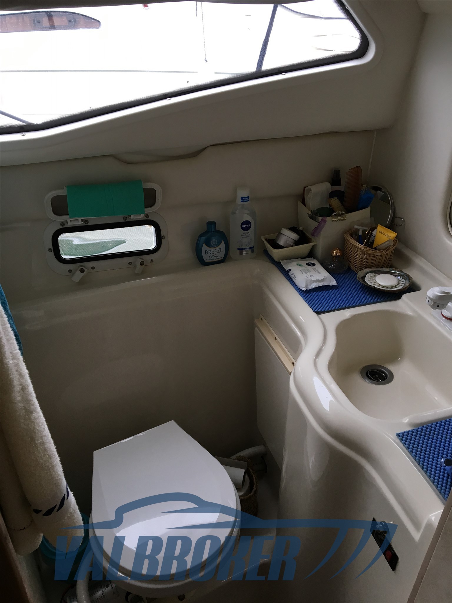 Bayliner 2655 Valbroker (12)