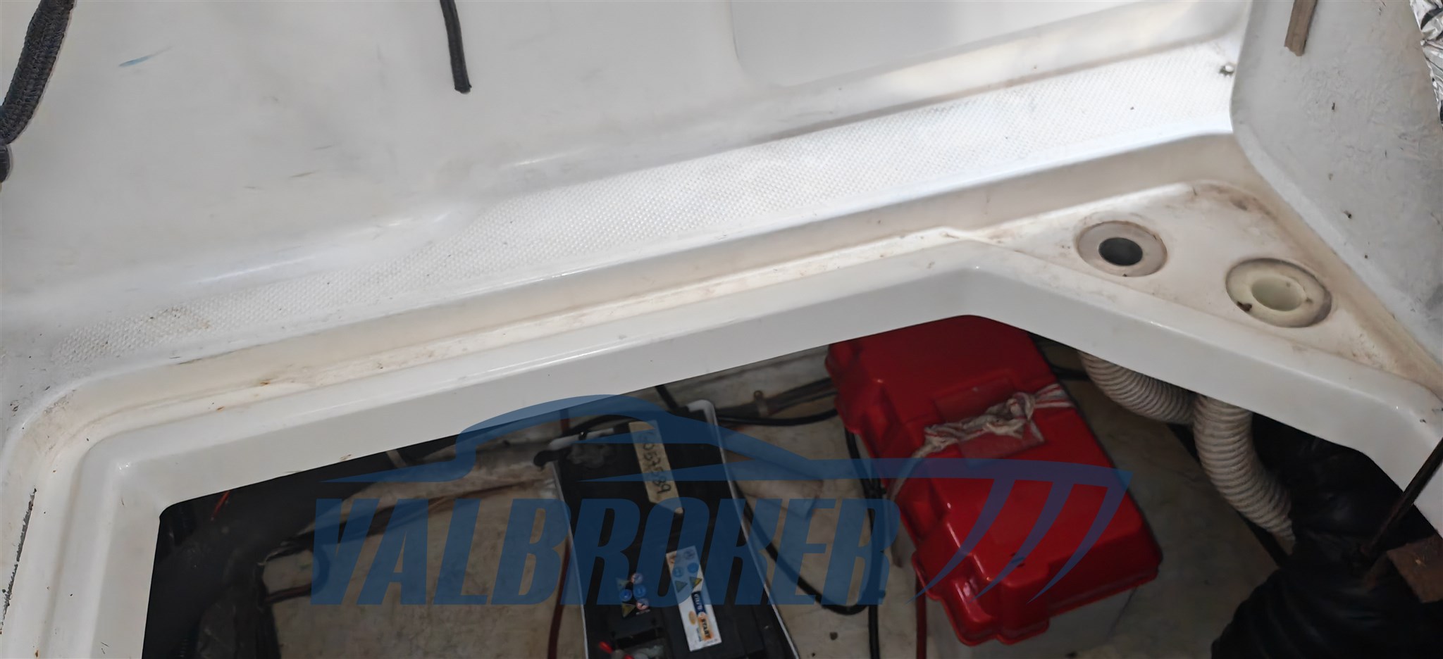 Bayliner 2655 tecniche 2026 (10)