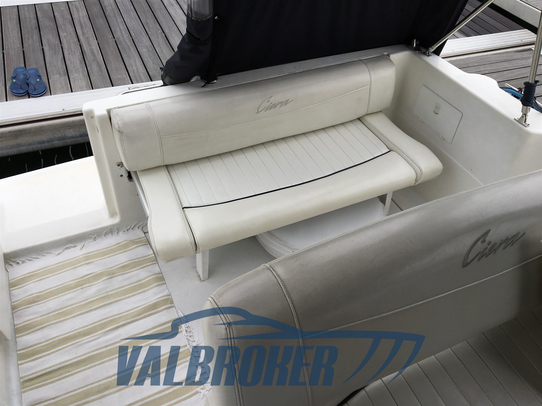 Bayliner 2655 Valbroker (11)