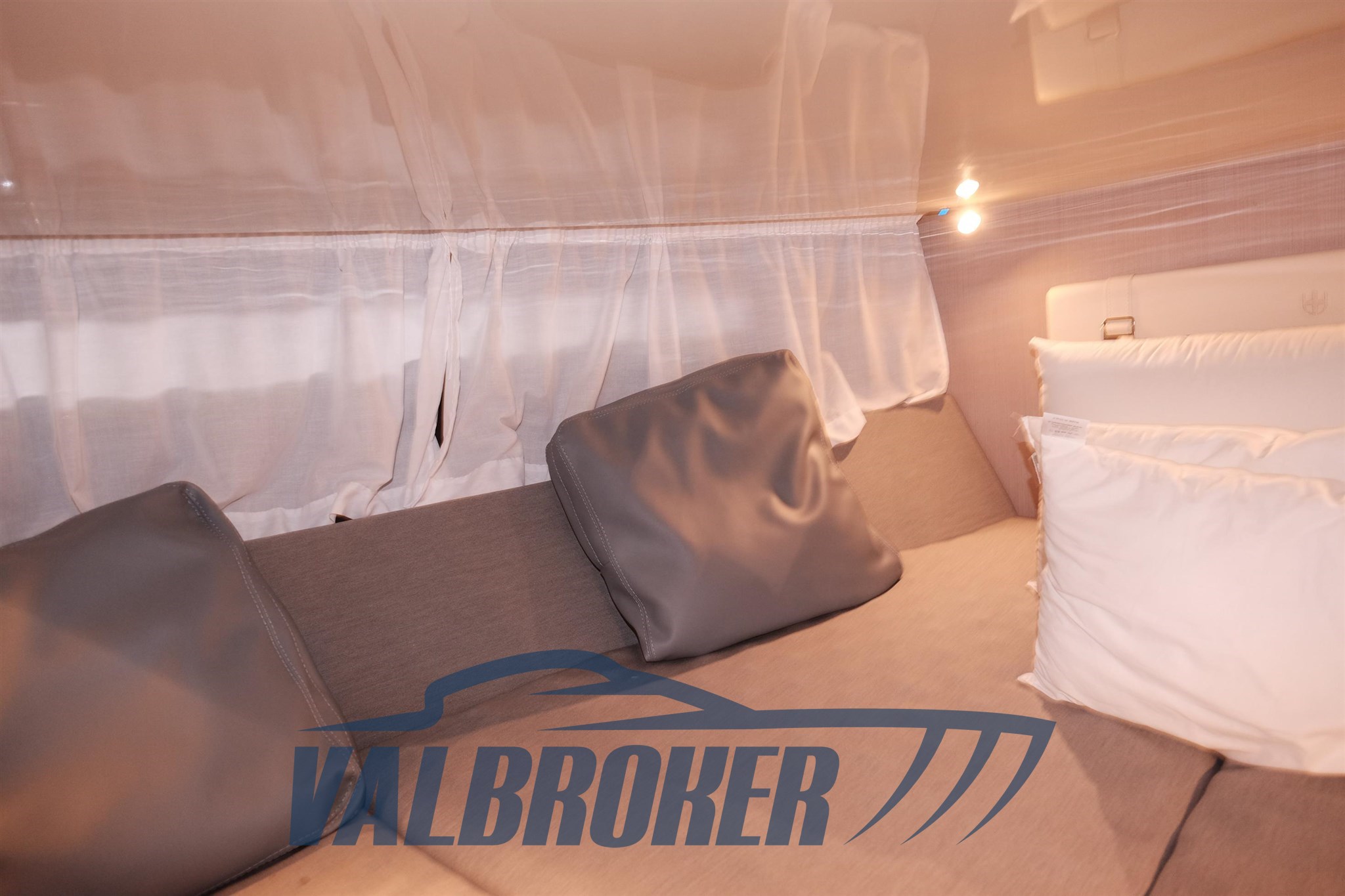 Invictus 280 GT Valbroker (84)