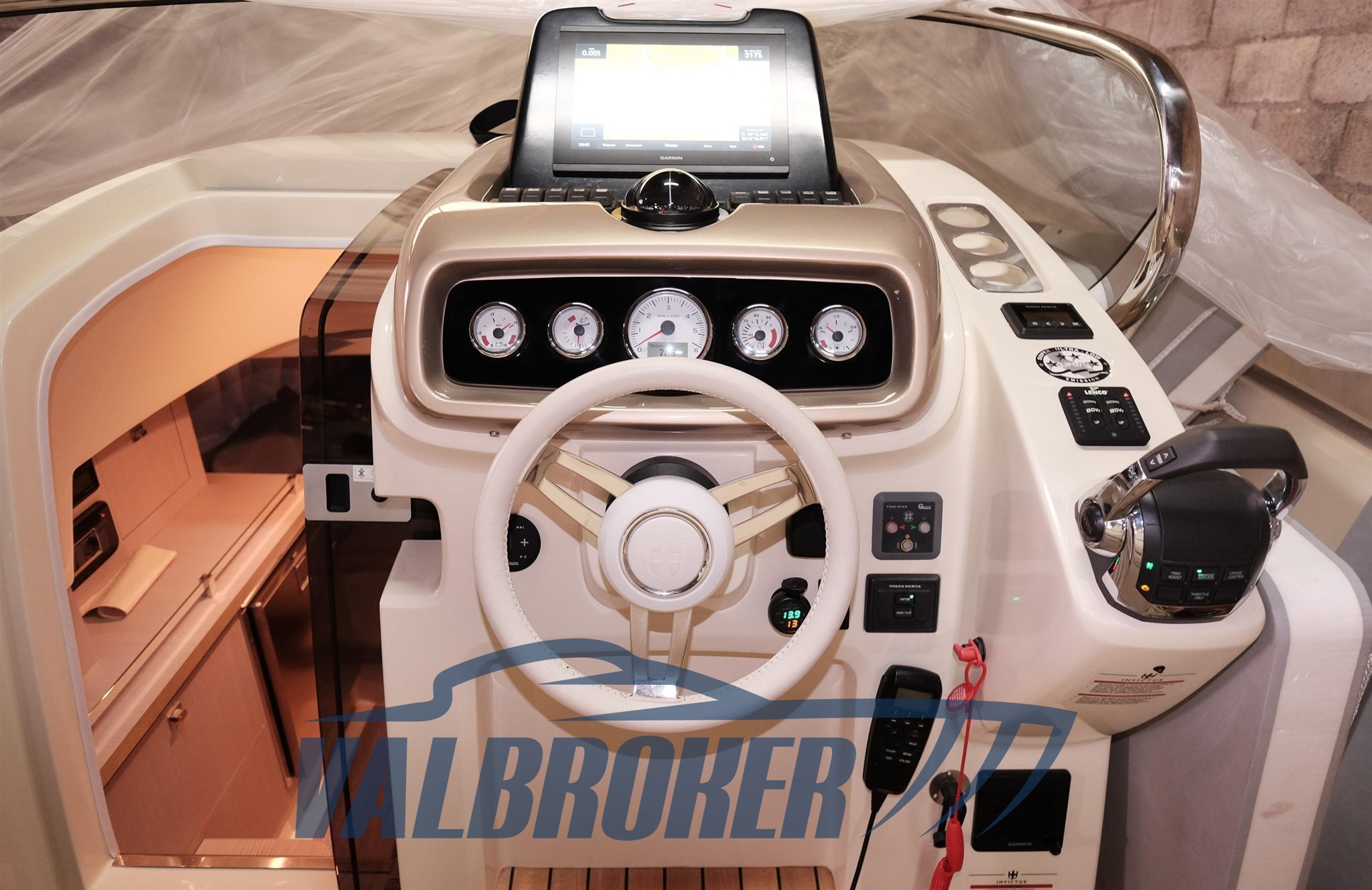 Invictus 280 GT Valbroker (39)