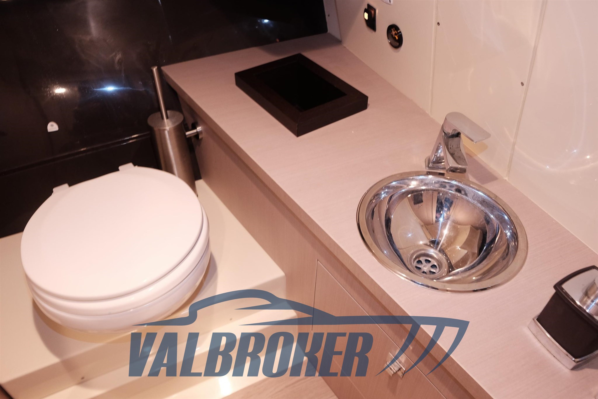 Invictus 280 GT Valbroker (101)