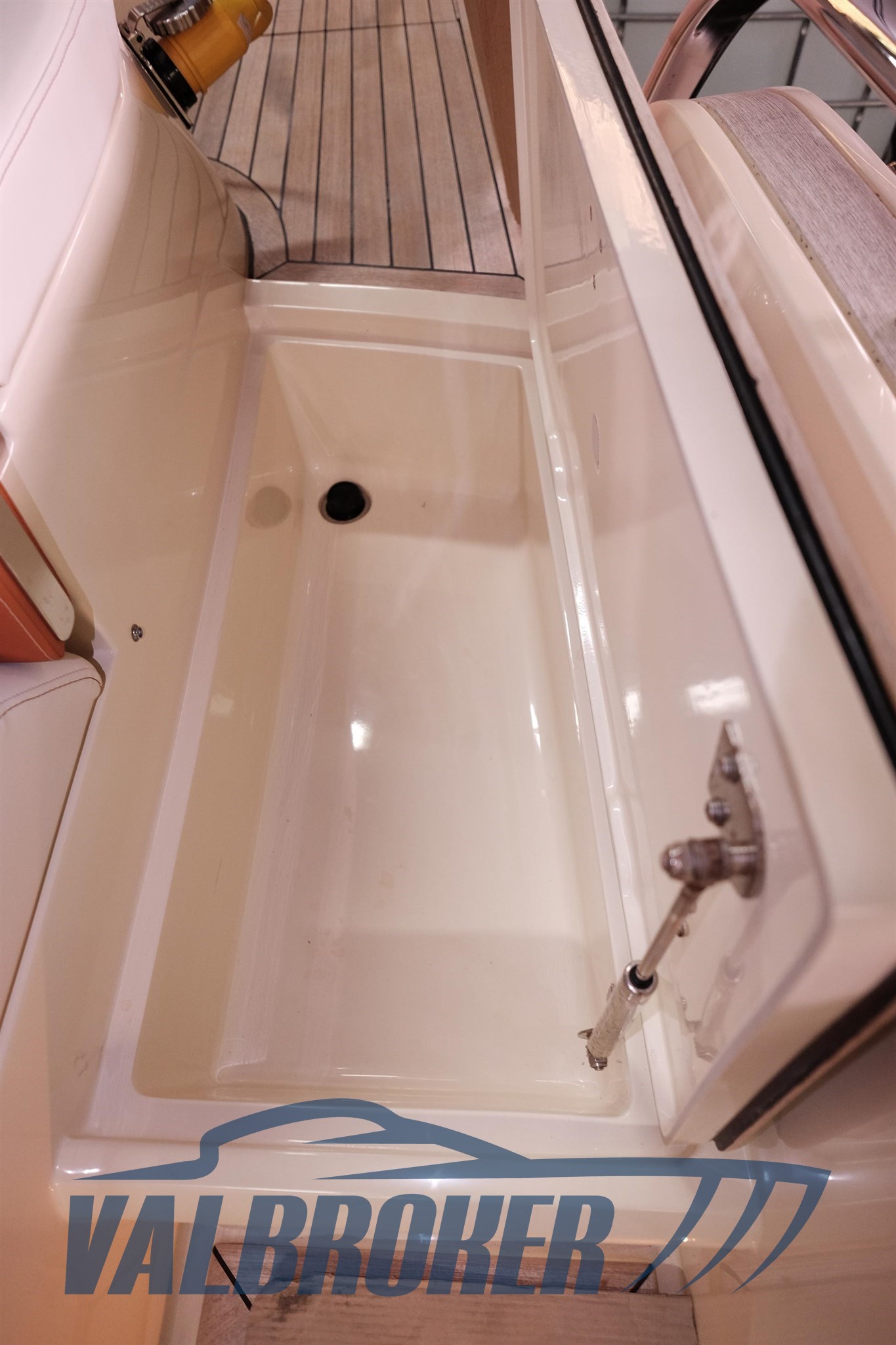 Invictus 280 GT Valbroker (73)