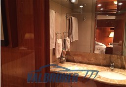 Hatteras 70 2004 (11)