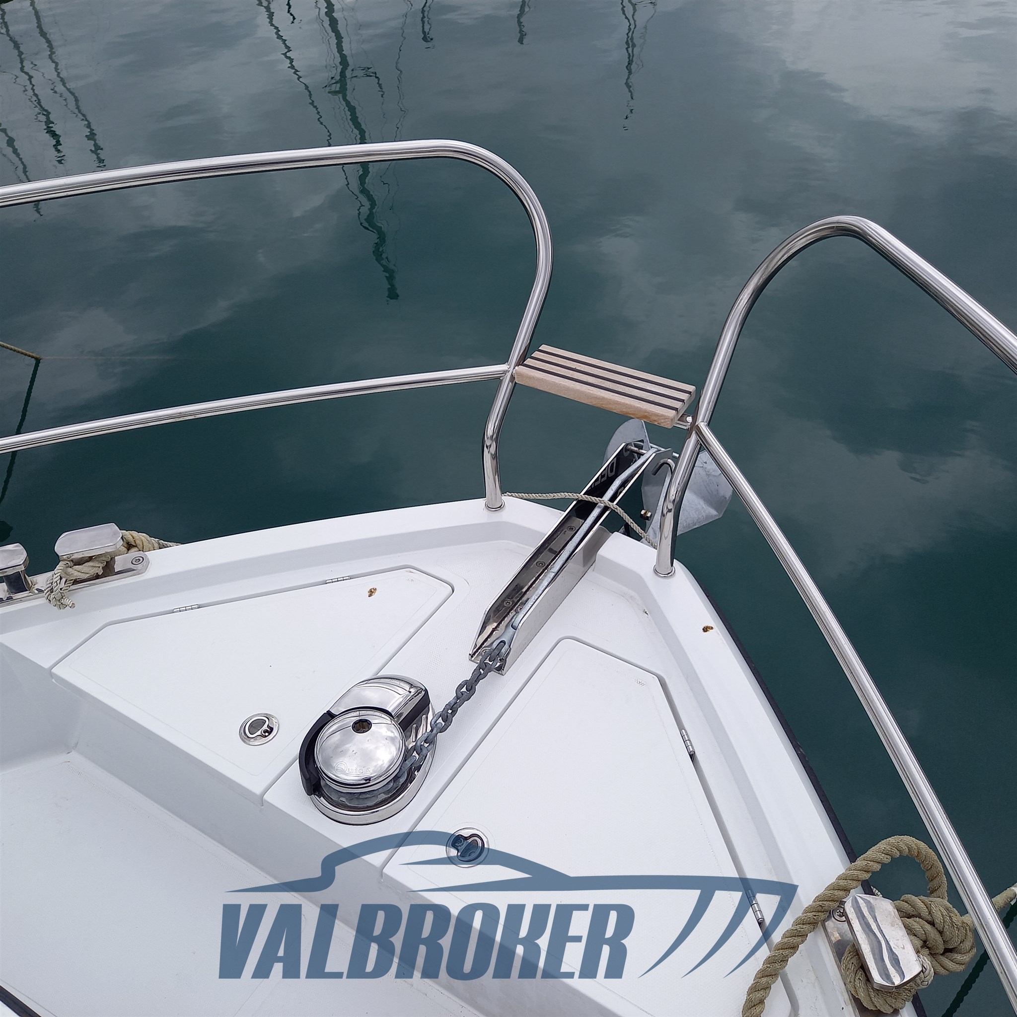 Sealine C335 V Valbroker (77)