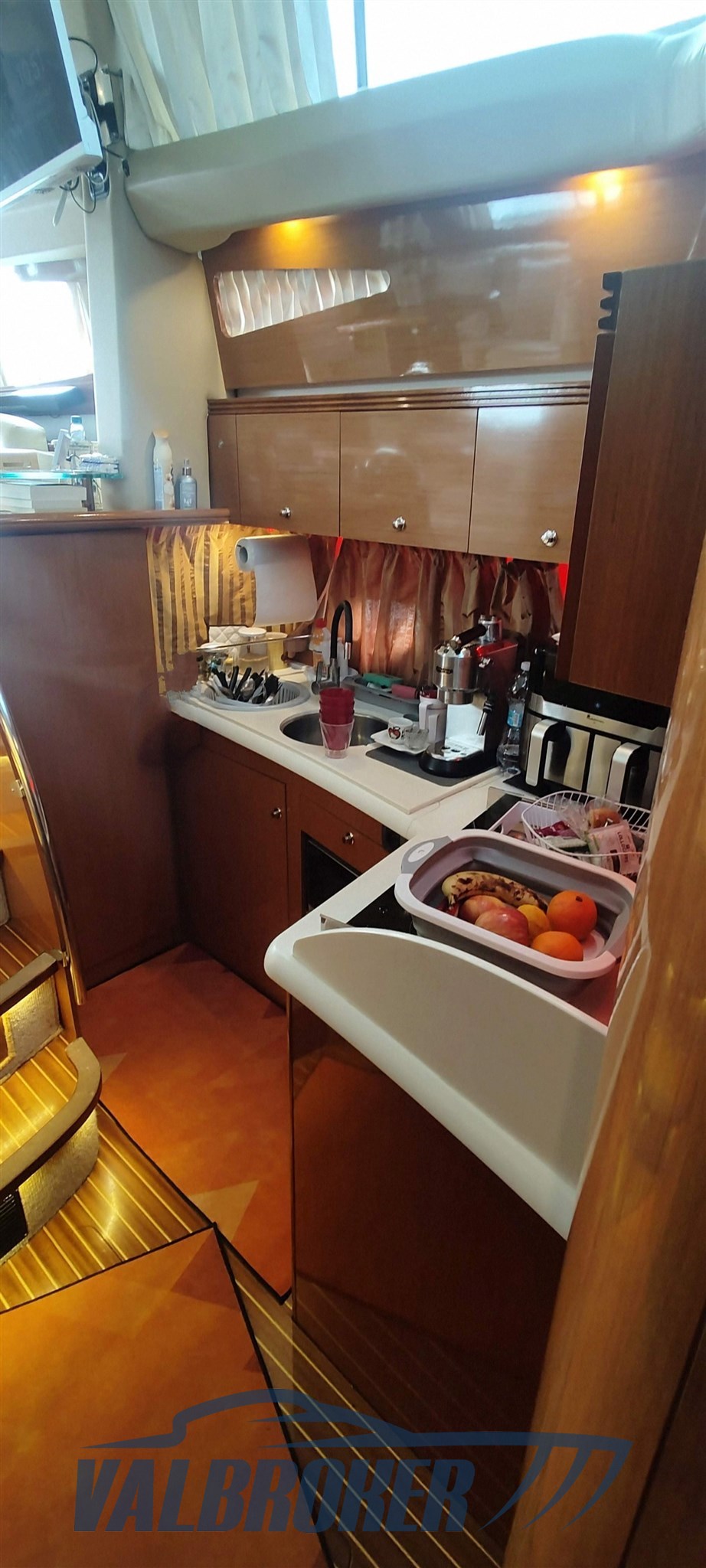 Prestige 42 fly interni (5)