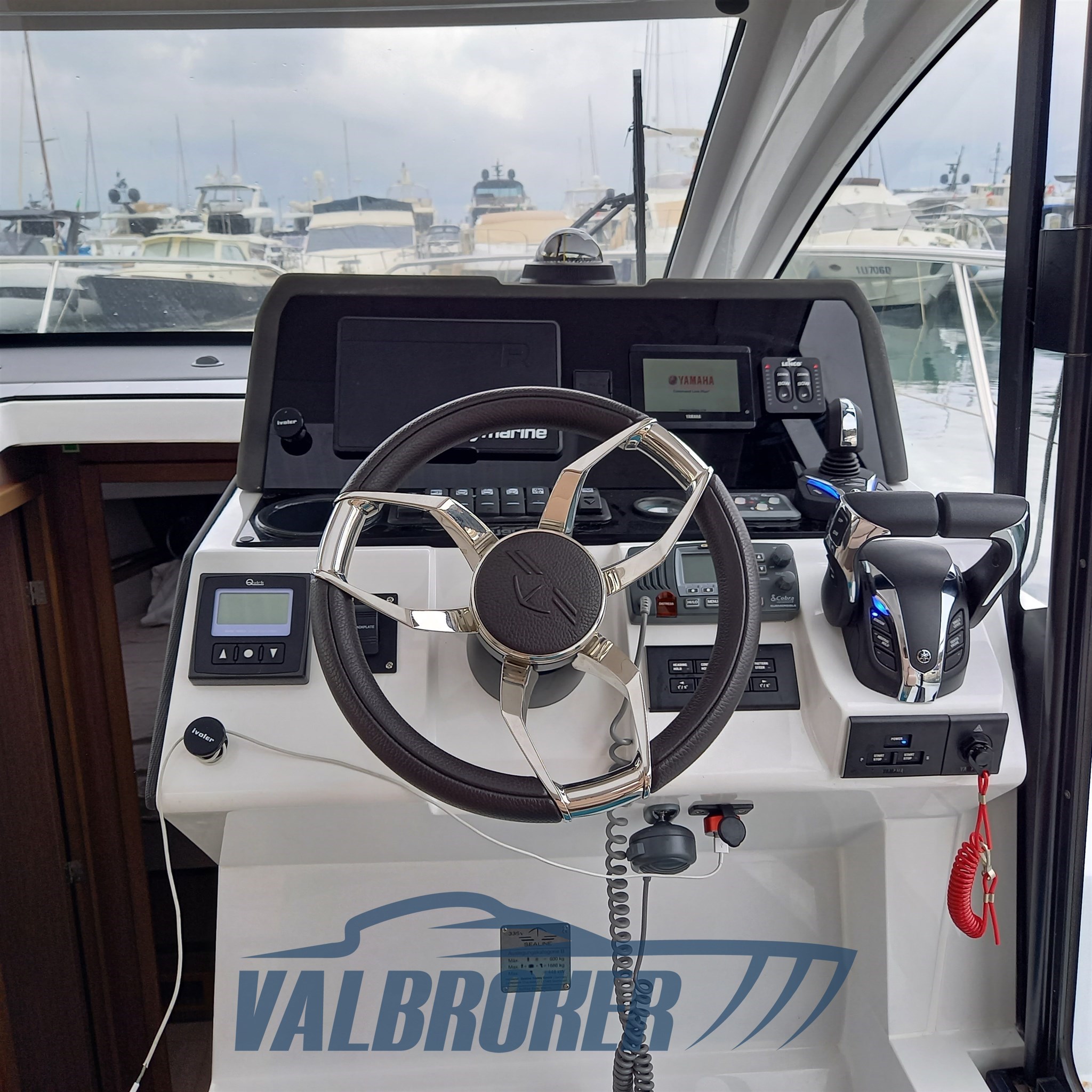 Sealine C335 V Valbroker (20)