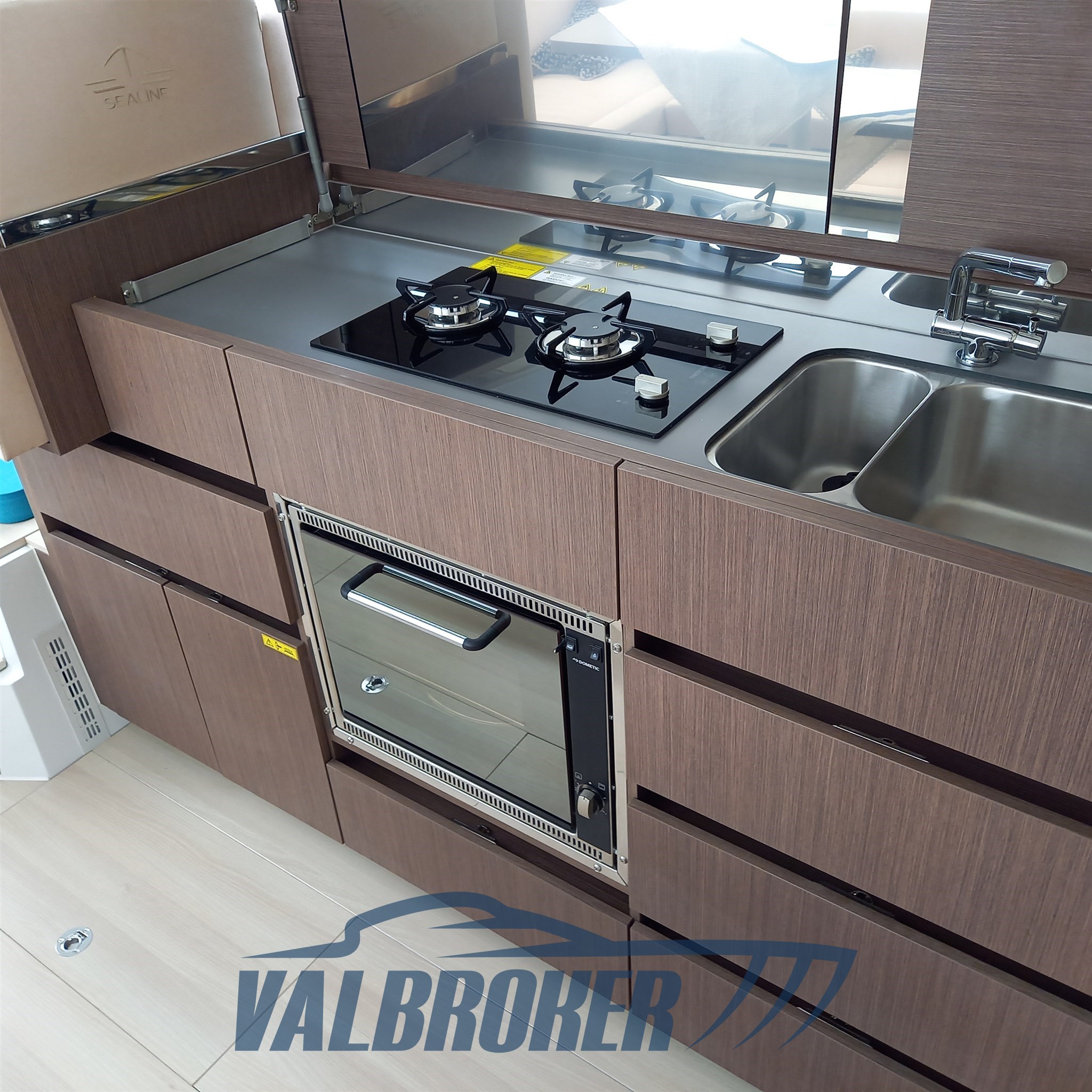 Sealine C335 V Valbroker (7)