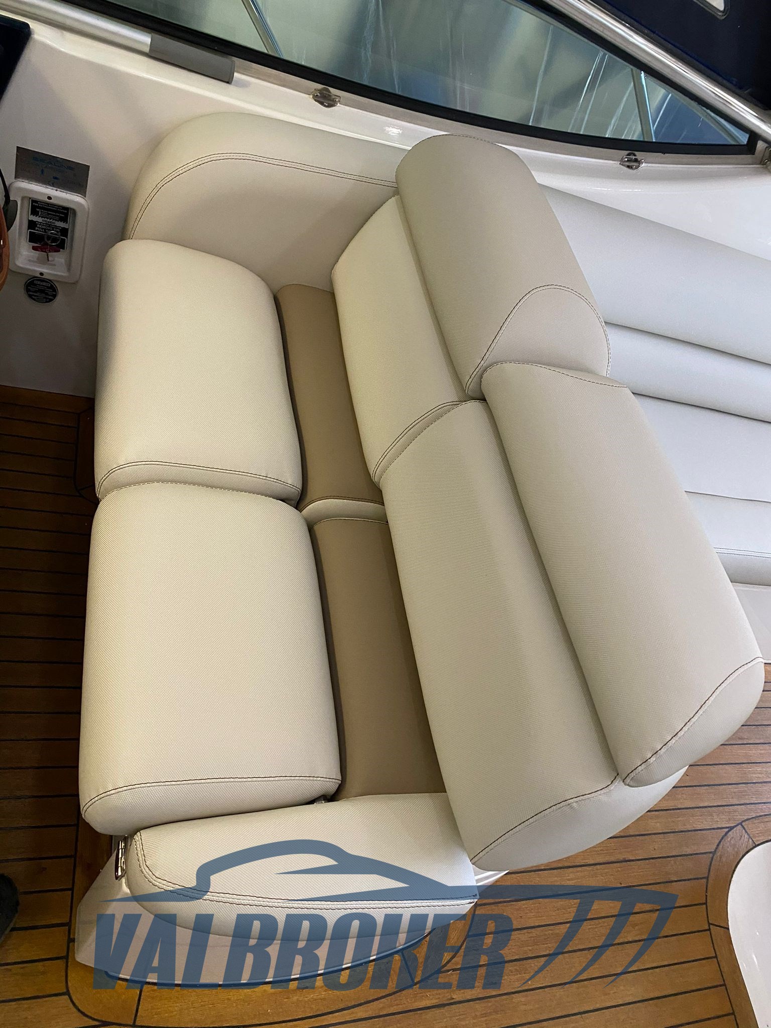 Sealine S 41 model year 2002 (18)