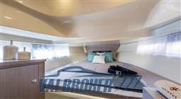 240CX_gallery_new4-1100x600-1099x599