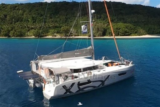 Excess Catamarans Excess 14 Pulse Line