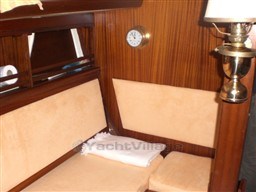 39yfpy98s8.jpg