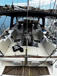 2xma56uqv9.jpg