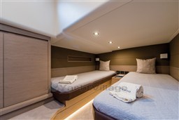 3_1-LowerDeck.jpg