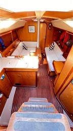 imgi_65_1989-beneteau-oceanis-350-sail-9823472-20250602052527093-1_XLARGE.jpg