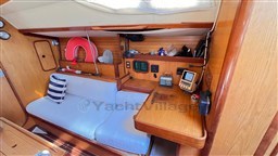 imgi_67_1989-beneteau-oceanis-350-sail-9823472-20250602052531487-1_XLARGE.jpg