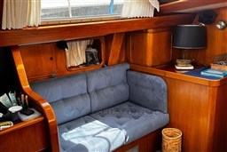 imgi_112_1989-oyster-53-deck-saloon-sail-10187702-20260519022602141-4.jpg