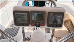 imgi_416_2004-dufour-40-sail-9815292-20250526093507313-1_XLARGE.jpg