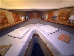 984f6ens8q.jpg