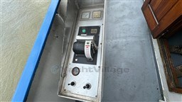 uay31nl38g.jpg