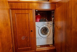 um5sl82q86.jpg