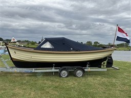 sq4xi78lx4.jpg