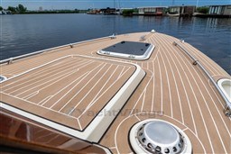 27xg7y59p2.jpg