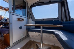 rv17r9ysa0.jpg