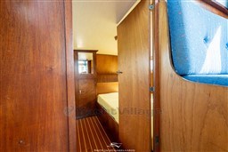 270lyz6b78.jpg
