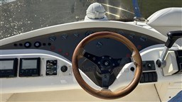 yx79ei842i.jpg