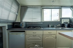 ec1un785b9.jpg