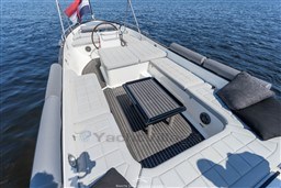 d5o5lj49m4.jpg