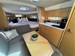 v628d7uv37.jpg