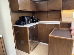 w9sel41uq5.jpg