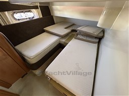 lq32zxb6cf.jpg