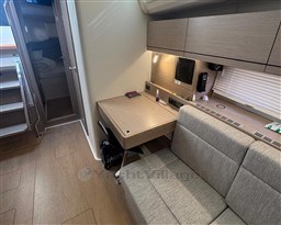 7fk8cq9xt4.jpg