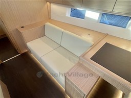 e59r747oo0.jpg
