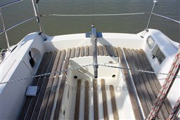 8dx7nycr84.jpg