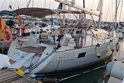 a26rm83ytt.jpg