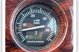 bt9bq57tpn.jpg