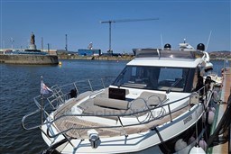 m6y0lx3lw3.jpg