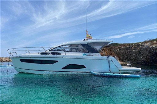 Sealine S330