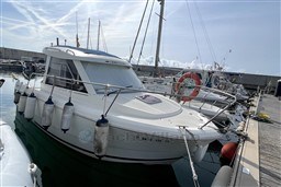 4tptgj551b.jpg
