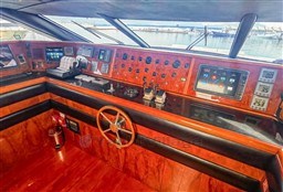 28ytund06t.jpg