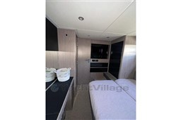 2oe8549pv2.jpg
