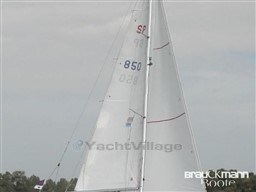 z8b2nzy334.jpg