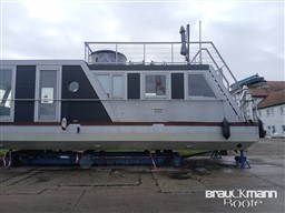 oqb9tevz2c.jpg