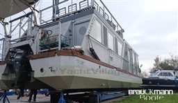 rv0ynm3g30.jpg